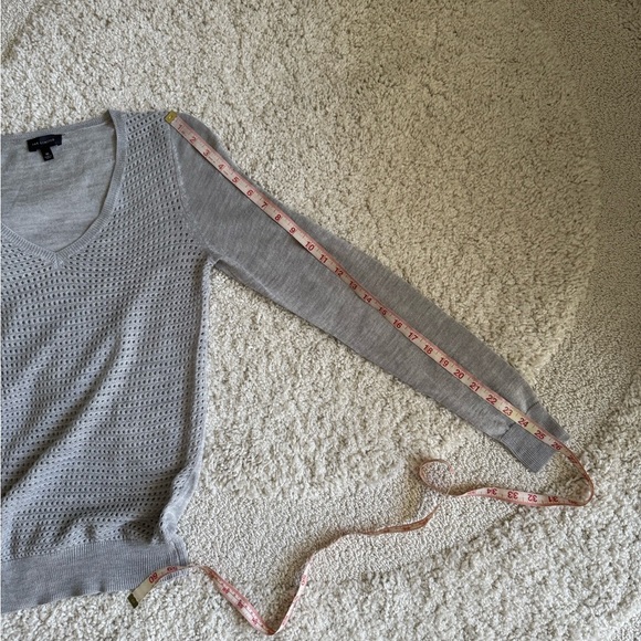 The Limited Gray V-Neck Wool Blend Knit Long Sleeve Sweater Size XS or Small - Picture 8 of 8